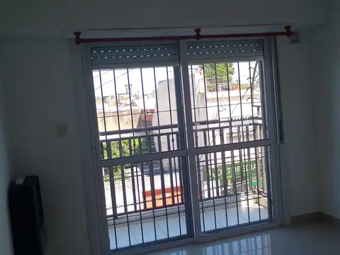 Departamento Dos ambientes al frente planta alta   para Exigentes  MUY BUENO!!!