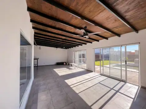 Alicia Moreu de Justo  0