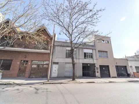 Casa apta 2 familias - Venta - Villa Urquiza