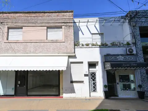 Departamentos + locales céntrico con 600m2 de lote