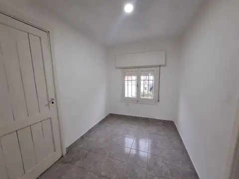 Casa en Alquiler con 2 cocheras