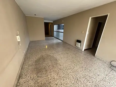 EN VENTA DEPTO DE 3 AMB EN SARMIENTO Y PEATONAL BELGRANO