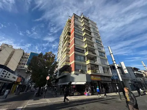 EN VENTA DEPTO DE 3 AMB EN SARMIENTO Y PEATONAL BELGRANO