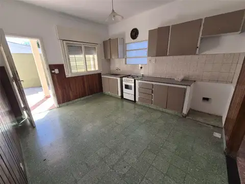 Casa en Alquiler con 1 cochera