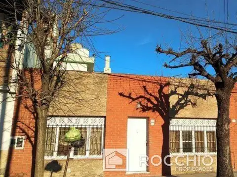 CARLOS PAZ 2958. Entre Profesor aguer y 12 de octubre