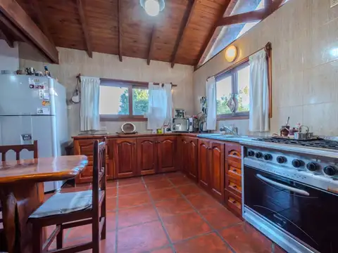 Casa 3 ambientes con 2 baños