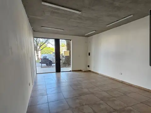 19 y 71 - Local comercial