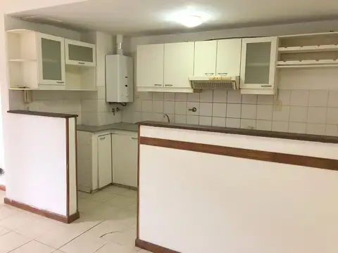 Departamento en Alquiler en Abasto, $ 400.000