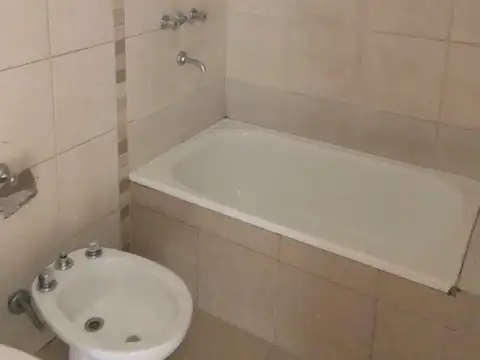 ALQUILER 1 DORMITORIO CONTRAFRENTE ESCALERA