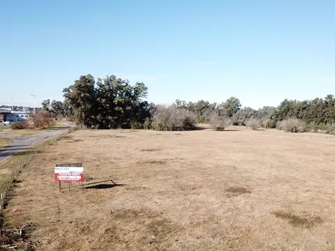 7 Terrenos sobre Ruta 8 en Pilar