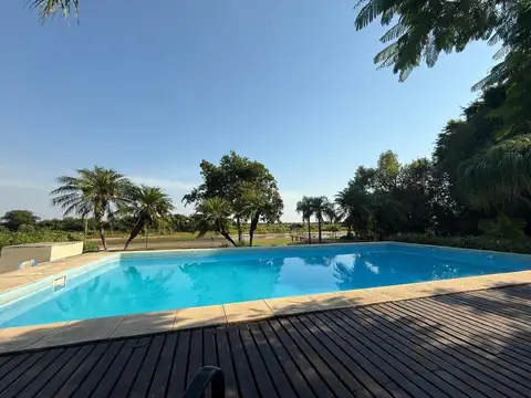 Hotel en Venta en Esquina, USD 1.980.000
