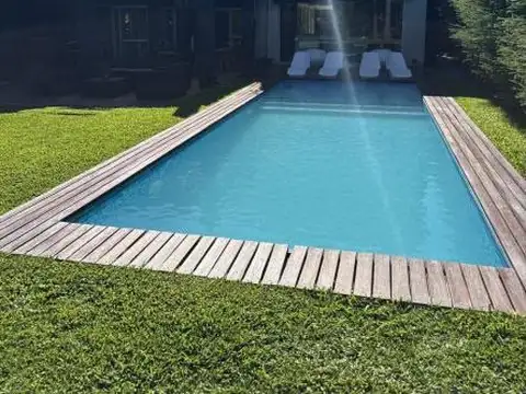 Casa 6 ambientes con 3 baños