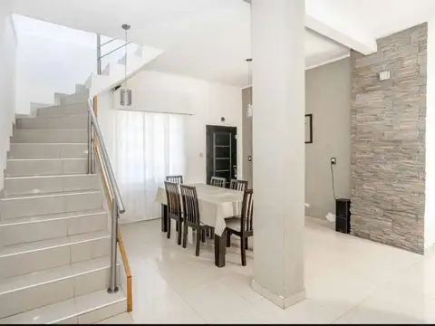 CASA 5 AMBIENTES CON PATIO, TERRAZA VILLA SAN RITA