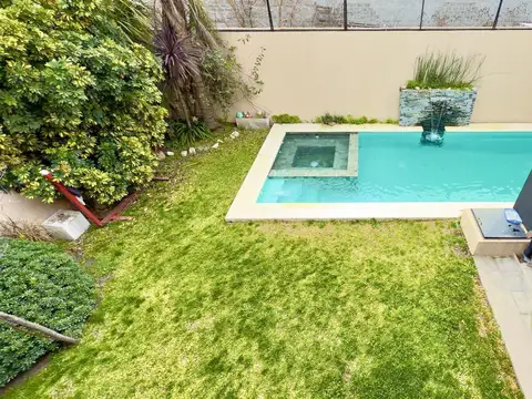 Casa 5 ambientes con 3 baños