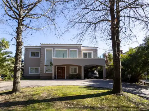 VENTA casa 5 AMBIENTES 854 metros totales CANNING