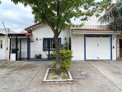 VENTA CASA 4 AMBIENTES EN VILLA DELINA