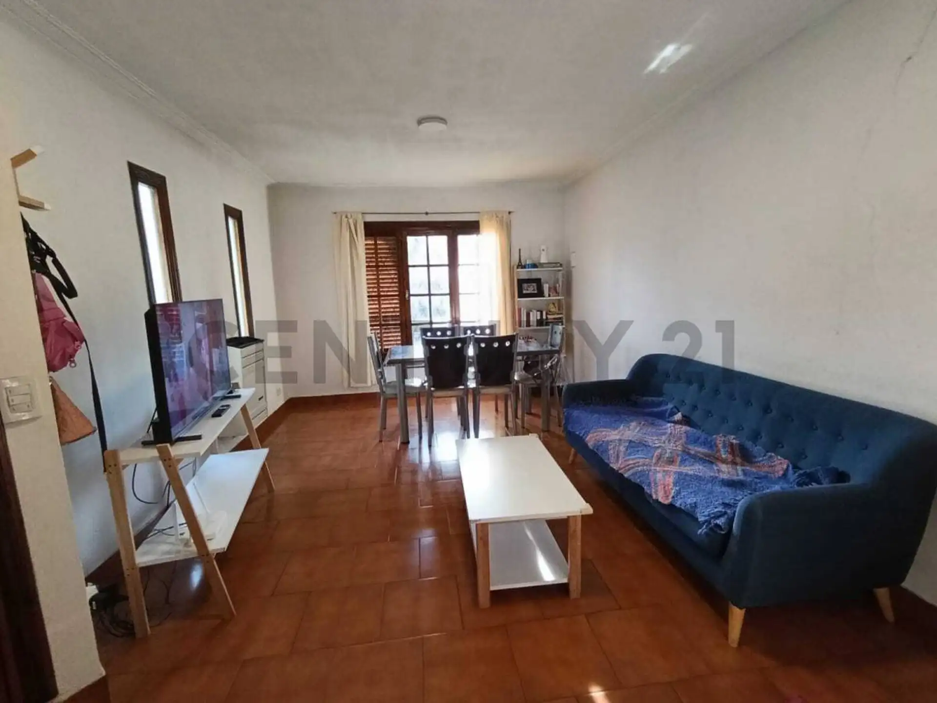 Venta Casa 3 ambientes con Cochera Quincho y Gran parque en APTO CREDITO