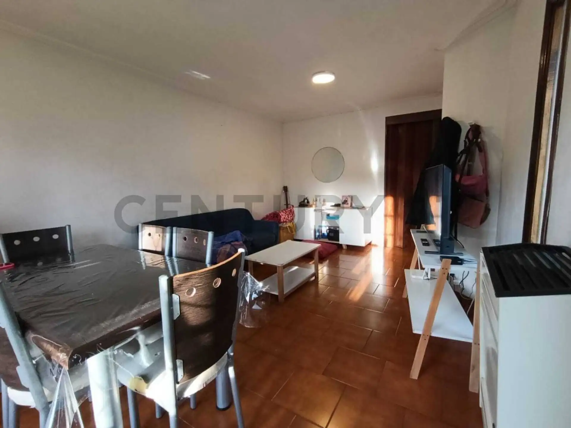 Venta Casa 3 ambientes con Cochera Quincho y Gran parque en APTO CREDITO