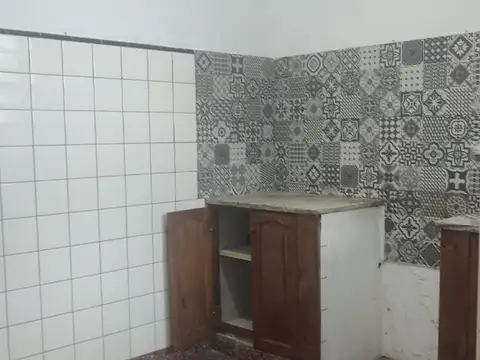 Depto Tipo Casa en Alquiler en Caseros, $ 800.000