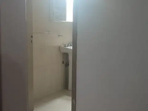 PH AL FRENTE- 3 AMBIENTES CON PATIO INDEPENDIENTE-CASEROS NORTE.