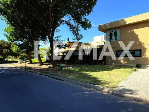 Casa en Alquiler en Neuquen, USD 5.000