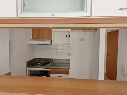 VENTA DEPARTAMENTO DE 2 AMBIENTES CON PATIO Y BALCÓN, EN FLORES - CABA