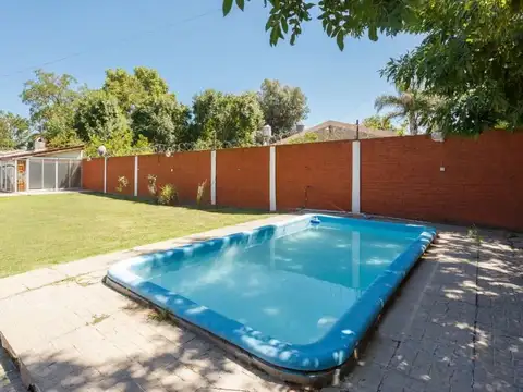 Casa en Venta con 2 cocheras