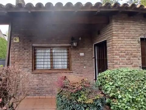 Casa - Alquiler - Argentina, Hurlingham - Schumann 239
