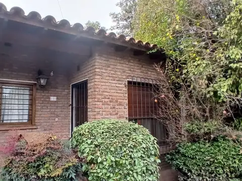 Casa en Alquiler en Hurlingham, $ 1.300.000