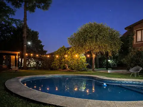 Casa en Venta 4 Ambientes en Lujan