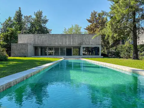 Casa de diseño con 3 dormitorios y terreno de 1.500m² en el Country Aldea Lago