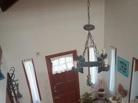 Villa Gesell - Excelente Chalet 4 amb con Cochera doble, en zona residencial!