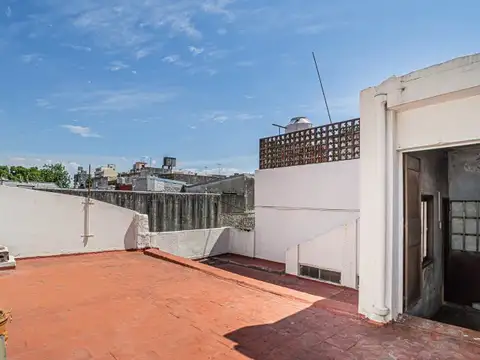 Gual 2500 , Piso 0