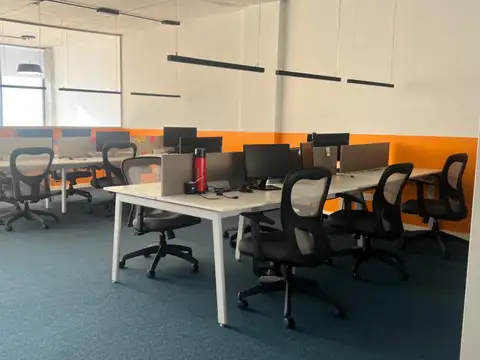 Oficina 5 ambientes con 2 baños