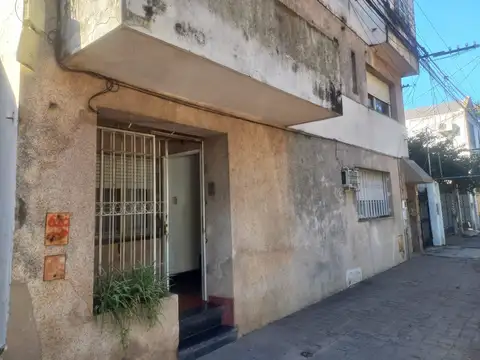 Regimiento 11 600, Piso 1