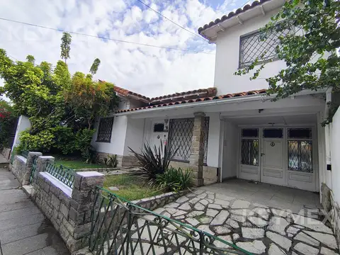 Casa en venta Beccar, a mts de Av Rolón y José Ingenieros. Apto crédito
