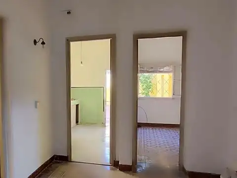 Casa 5 ambientes con 1 baño