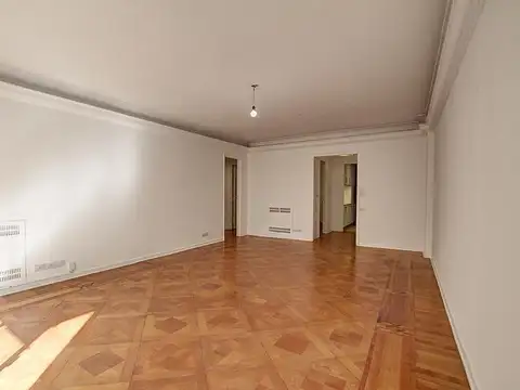 Las Heras Gral. Av. al 1800