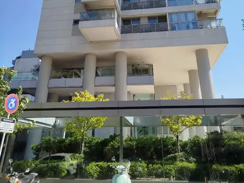 Departamento de 2 Ambientes con Cochera y Baulera, en El Exclusivo Astor Nuñez.