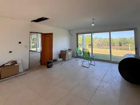 Casa 7 ambientes con 2 baños