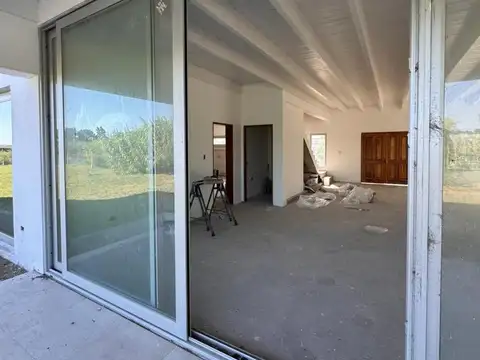Casa en Venta con 4 cocheras