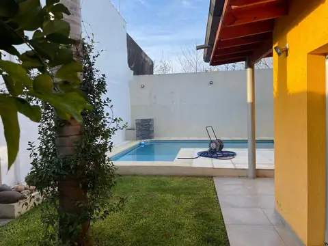 Casa en Venta en Zárate, USD 330.000
