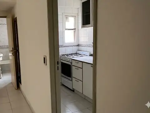 Venta 2 ambientes lateral Boedo