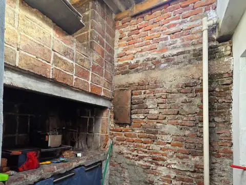 VENTA CASA 2 DORMITORIOS CON RENTA NUEVO PARIS