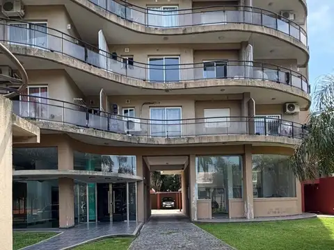 Departamento en Alquiler en Villa Raffo, $ 650.000