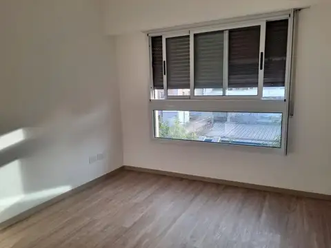 HERMOSO DEPARTAMENTO 2 AMBIENTES 4TO PISO FRENTE