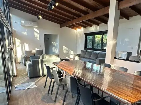 Casa en Alquiler Temporal con 3 cocheras