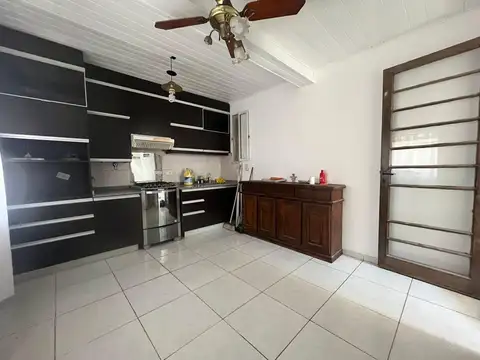 Casa RECICLADA en barrio SALADILLO | 3 dorm. / 1 baño