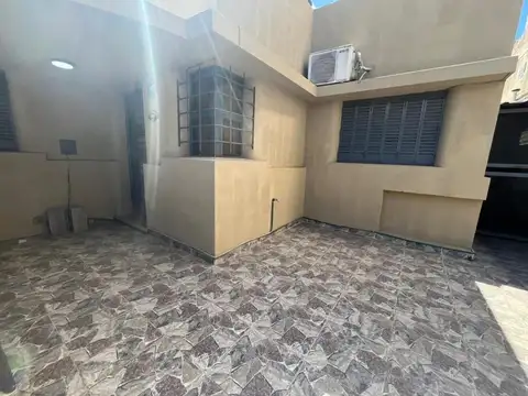 Casa RECICLADA en barrio SALADILLO | 3 dorm. / 1 baño