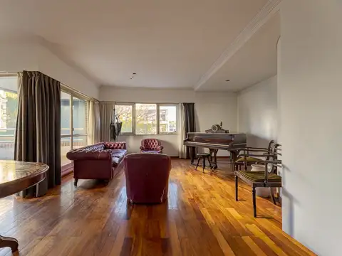 VENTA DEPARTAMENTO SEMIPISO DE 3 DORMITORIOS CON COCHERA Y BAULERA.